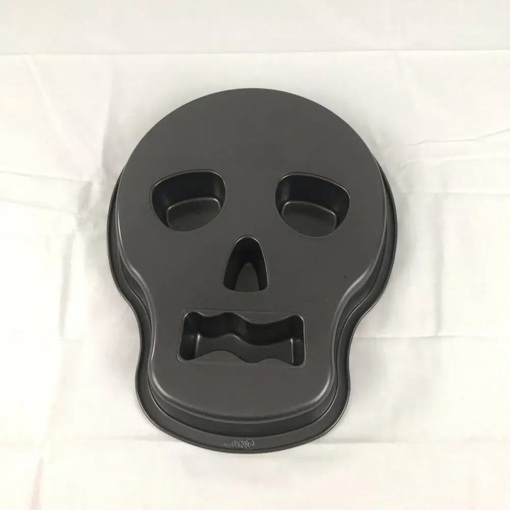 Skull‎ pan